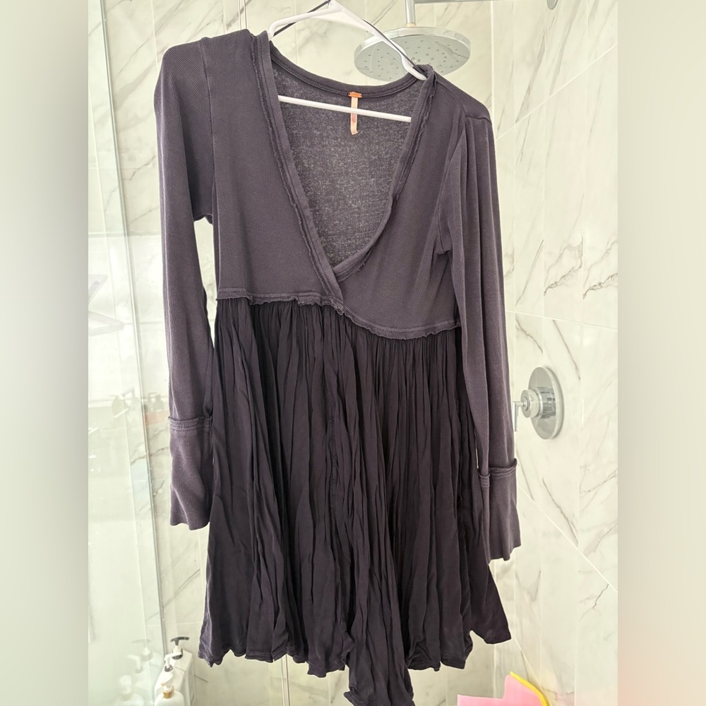 EUC short free people adorable dress. Colour indigo size M